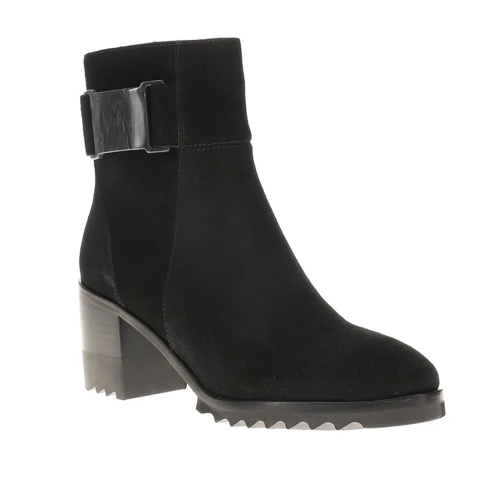 Helli Round Toe Zippered Booties