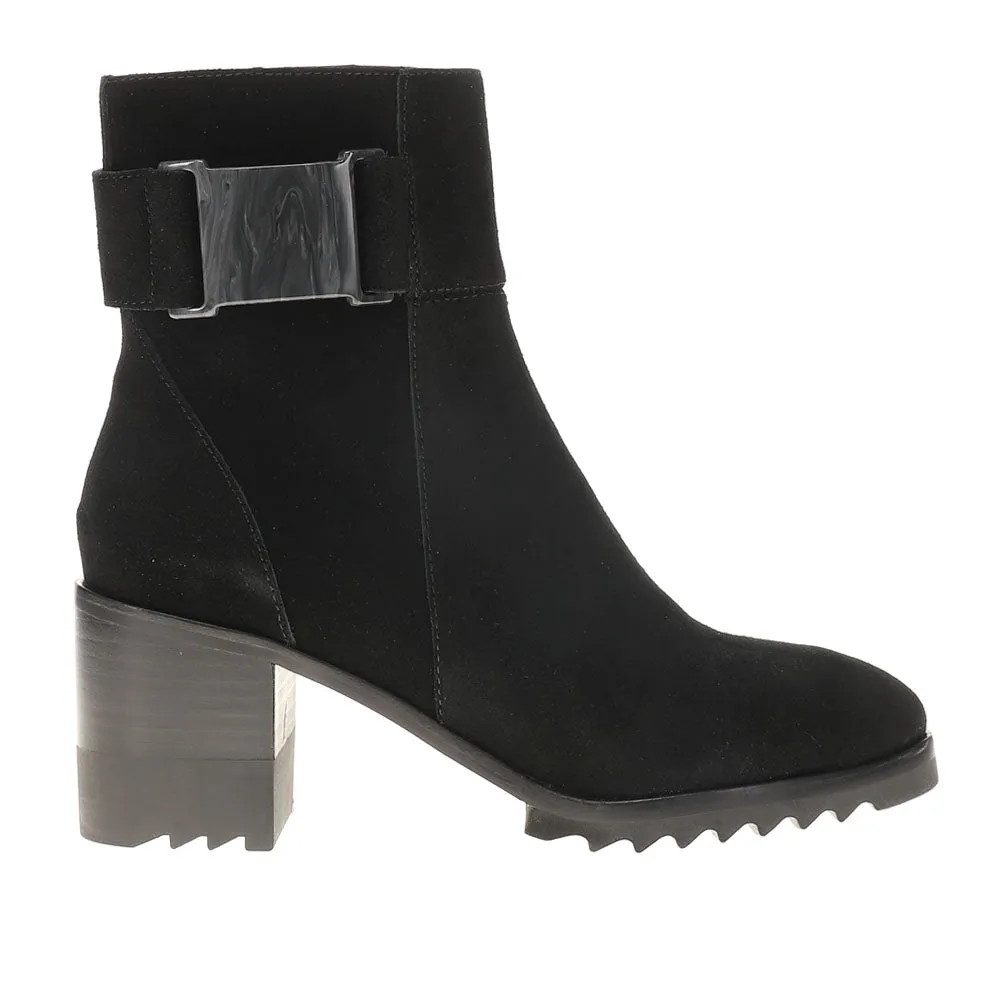 Helli Round Toe Zippered Booties